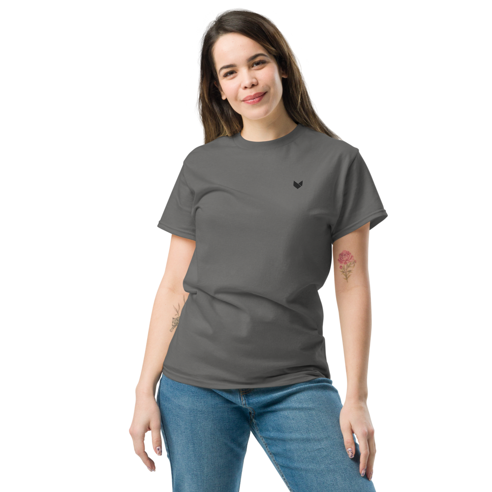 Still Wolf Geometry Tee | Camiseta Bordada & Layered Back Print