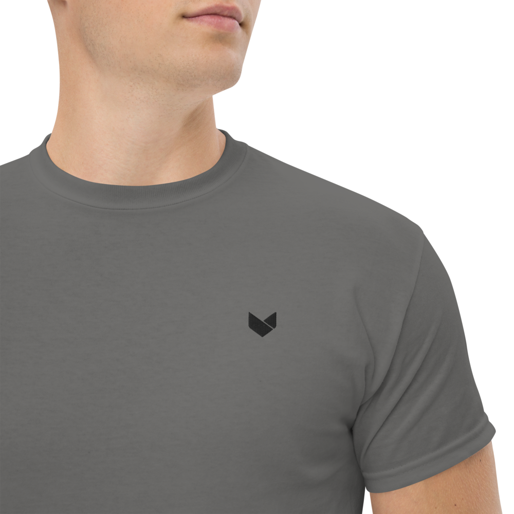 Still Wolf Geometry Tee | Camiseta Bordada & Layered Back Print